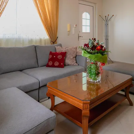 The Little House In Rhodes * Kremastí