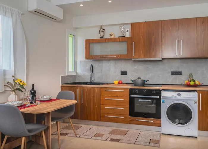 The Little House In Rhodes * Kremastí